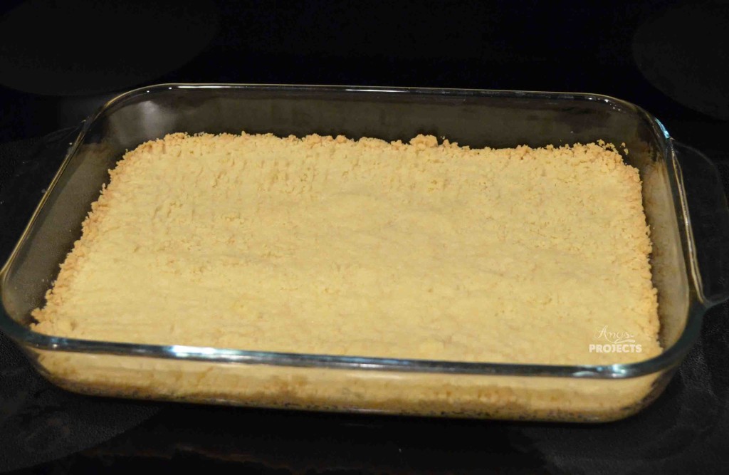 Delicious lemon bars with just the right amount of lemony tartness on a shortbread crust.