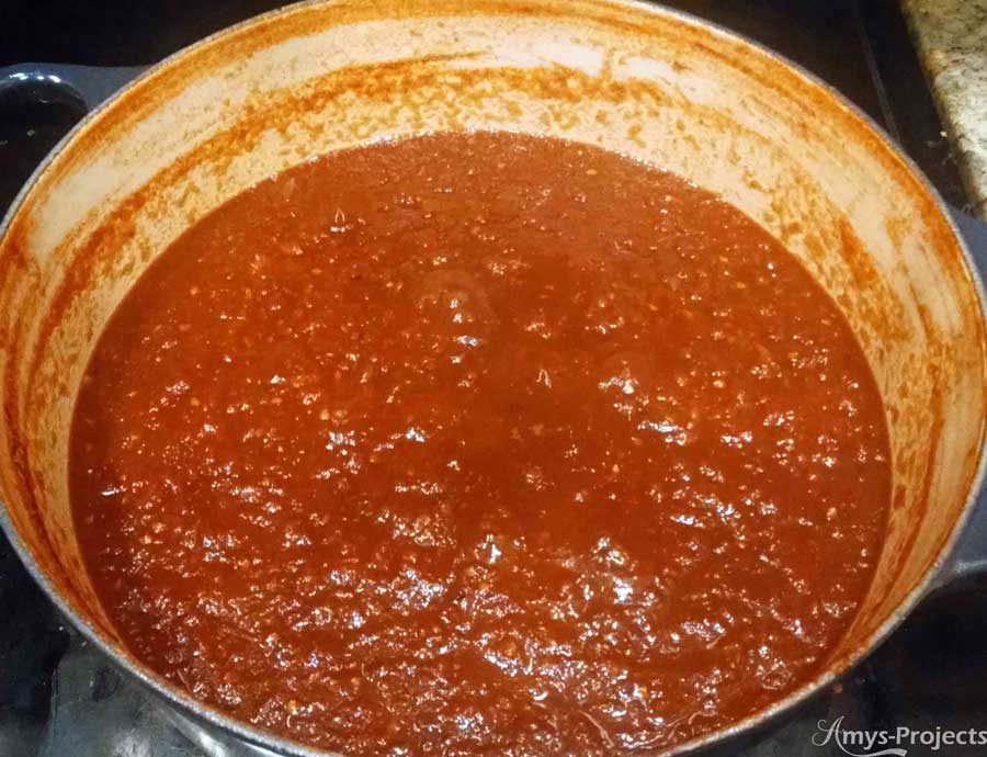 Delicious recipe for fresh sweet chili sauce. We love chili sauce on our meatloaf and in baked beans.